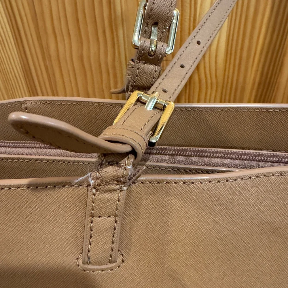 Tory Burch Caramel Leather Tote with Gold Logo - Picture 13 of 14